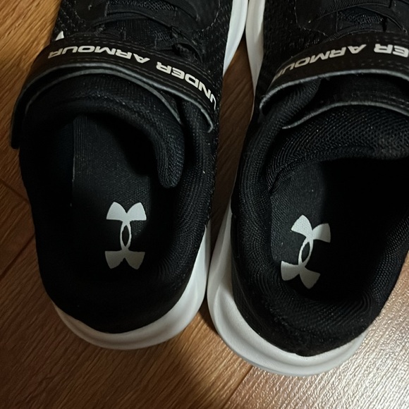 Boys tennis shoes - Picture 7 of 7